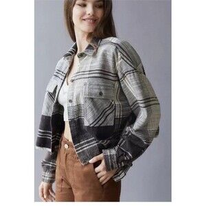 BDG Urban Outfitters Top MEDIUM White Black Plaid Cropped Boho Flannel Oversized